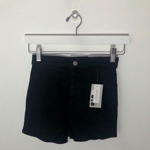 TOPSHOP High Rise Joni Short / Black [US 4 / UK 8]